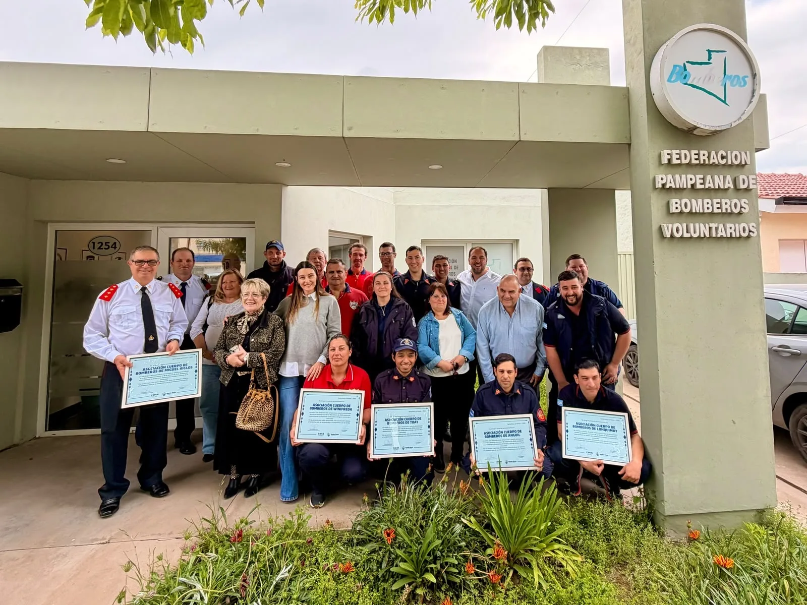Reconocimiento a los Bomberos Voluntarios de La Pampa